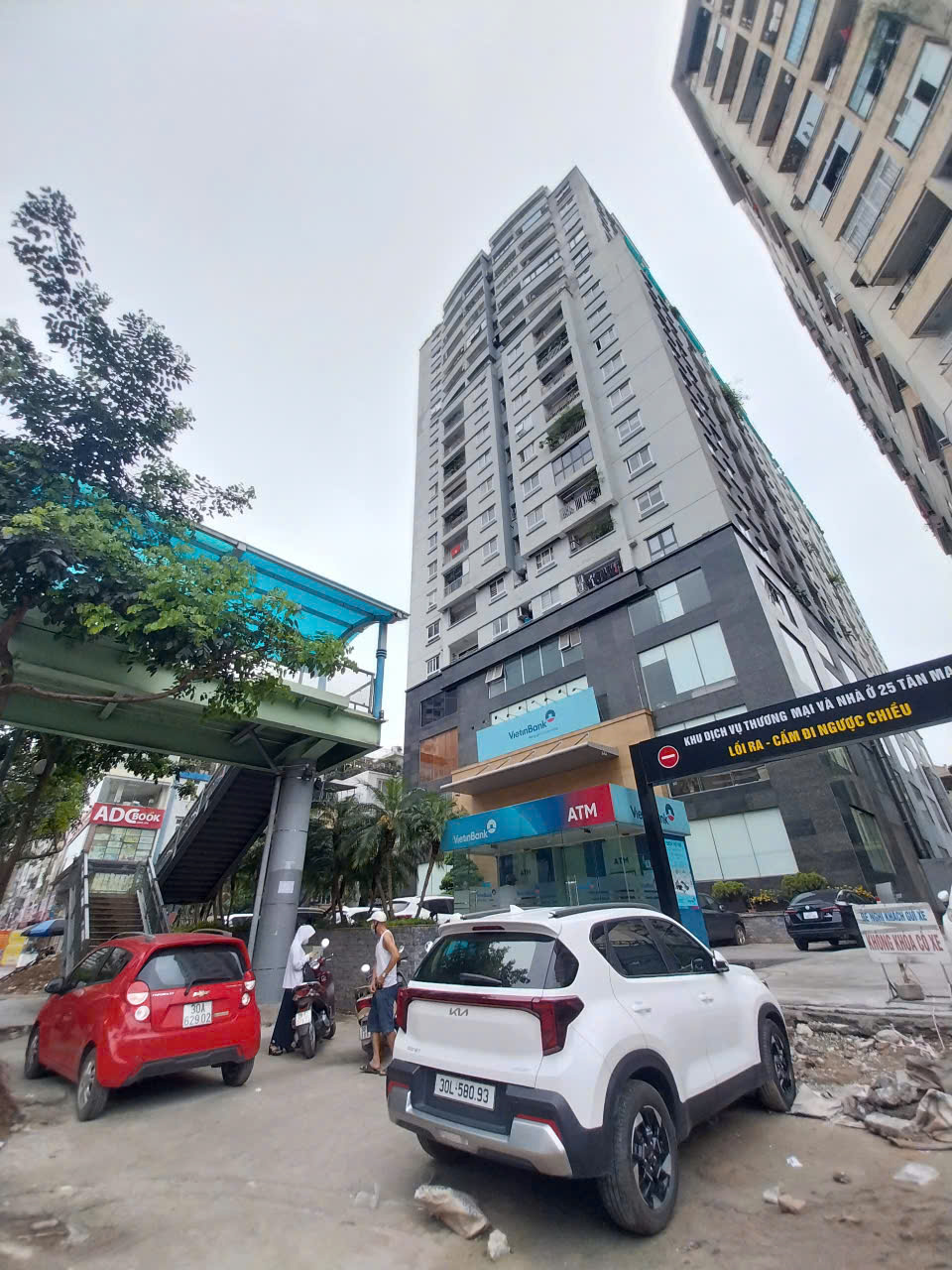 BÁN ĐẤT NGÕ 147 TÂN MAI DT 65M -  Ngõ Rộng Ô tô tải Tránh - KINH DOANH TỐT. Chỉ hơn 12 tỷ